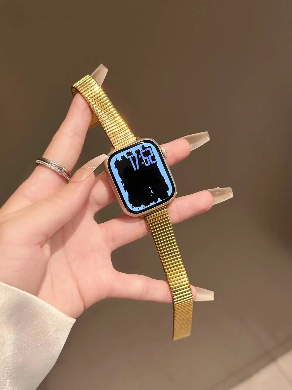 Luxury bracelet For Apple Watch band link women Series 11/8/7/6/10/9 40mm 41mm 38mm 42mm 44mm 45mm 46mm Strap