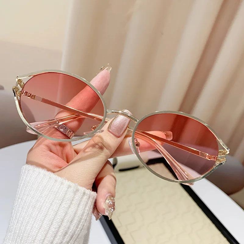 Elegant Oval Frame Ladies Fashion Glasses with Hollow Leg Design for Daily Wear And Street Photography Vintage European Style