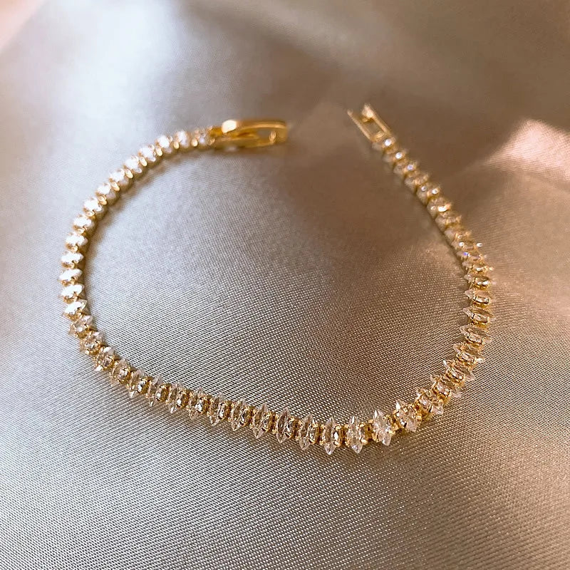 Lucy - 18K Gold Marquise Tennis