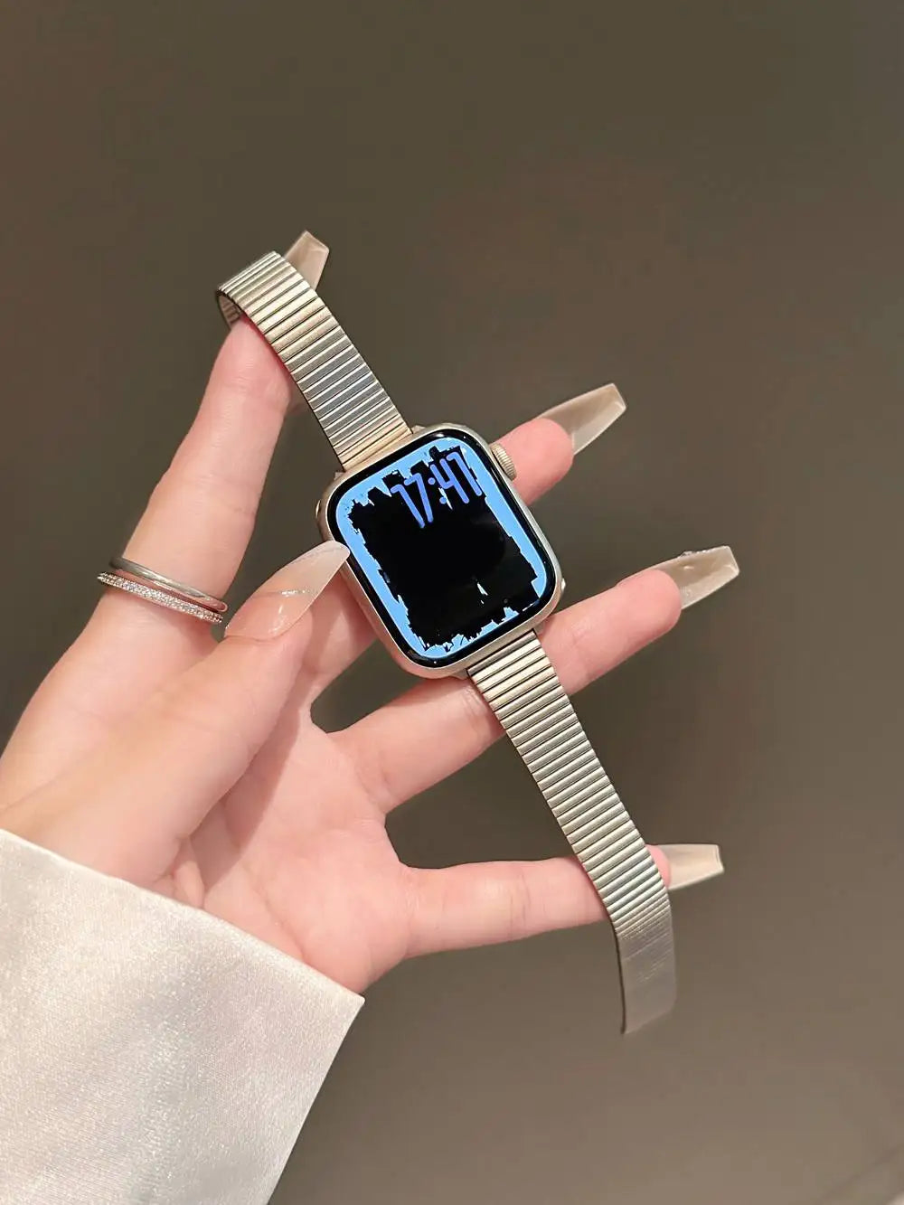 Luxury bracelet For Apple Watch band link women Series 11/8/7/6/10/9 40mm 41mm 38mm 42mm 44mm 45mm 46mm Strap