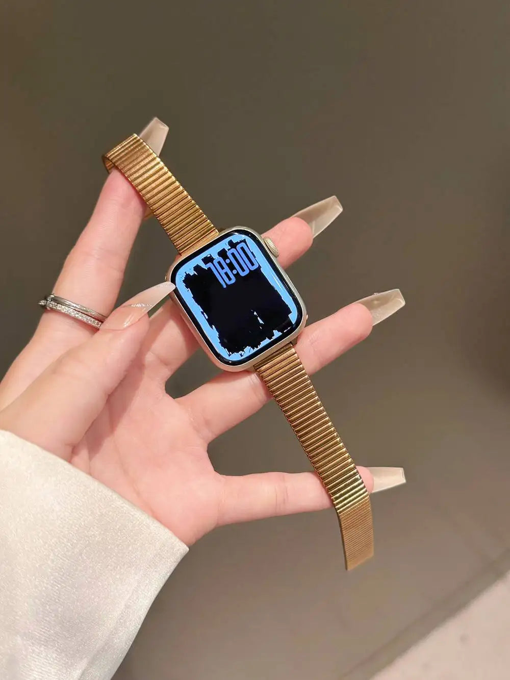 Luxury bracelet For Apple Watch band link women Series 11/8/7/6/10/9 40mm 41mm 38mm 42mm 44mm 45mm 46mm Strap