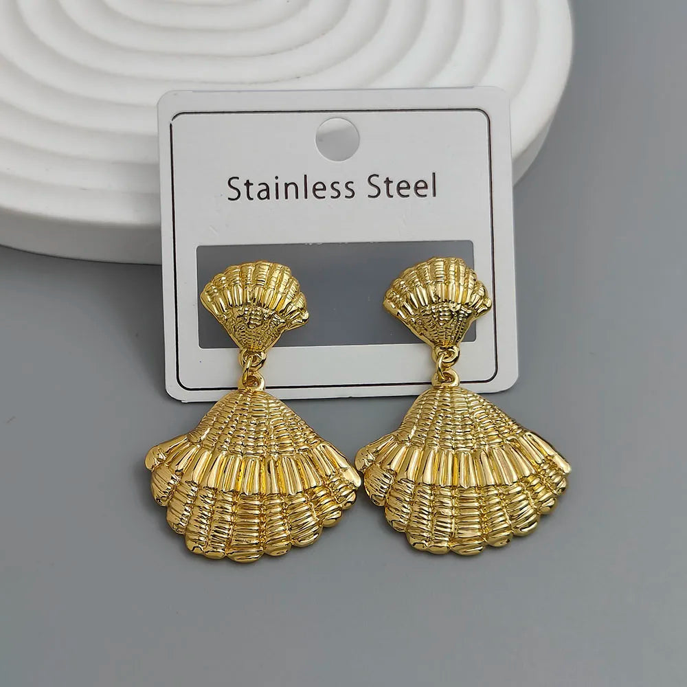 Charming heavy metal fan-shaped gold-plated 18K women's earrings, waterproof and non-fading stainless steel, wedding party gift