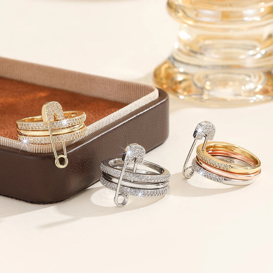 A Three-Ring Stacked Paper Clip Ring, Copper Imitation Faded, Fashionable And Simple For Women To Wear