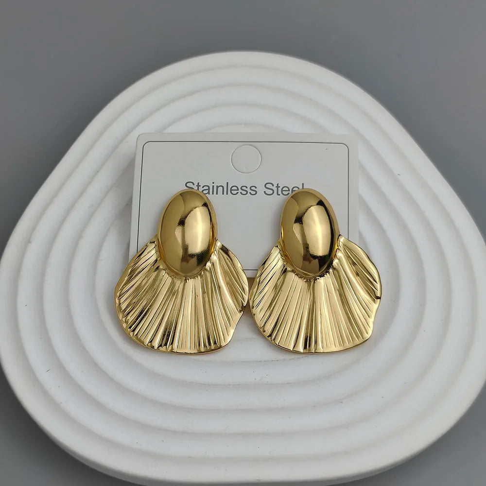 Charming heavy metal fan-shaped gold-plated 18K women's earrings, waterproof and non-fading stainless steel, wedding party gift
