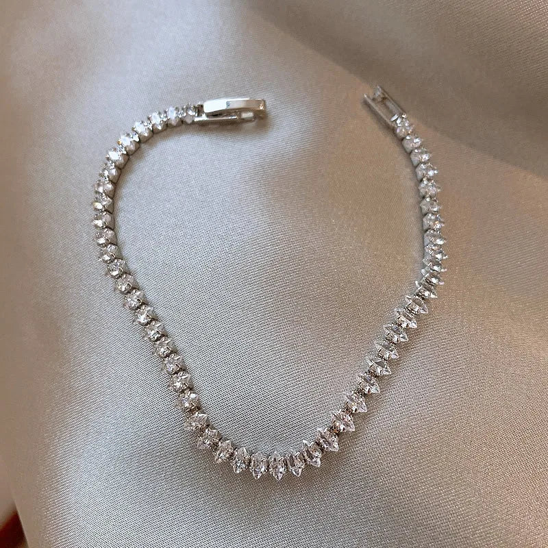 Lucy - 18K Gold Marquise Tennis